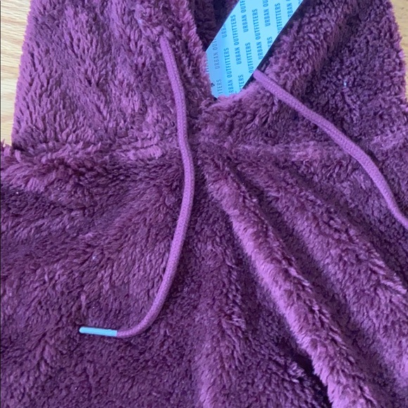 NEW urban outfitters cropped Sherpa - Picture 2 of 4